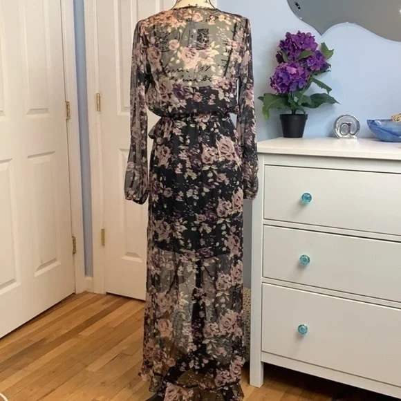 LA Made Eve Cross Front Maxi Dress in Floral Print - Picture 6 of 7